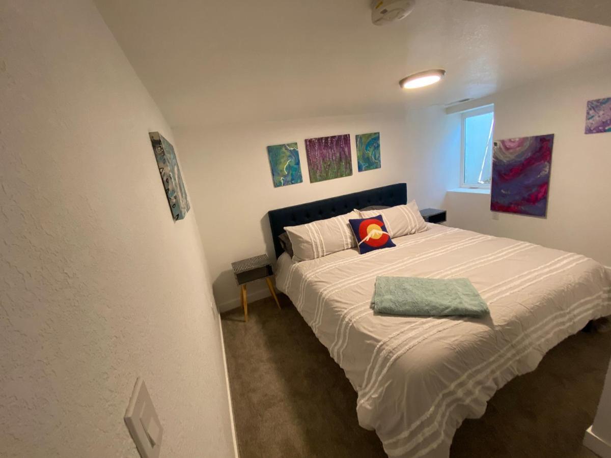 Artsy Platt Park Suite, Quick Mountain Access! デンバー エクステリア 写真
