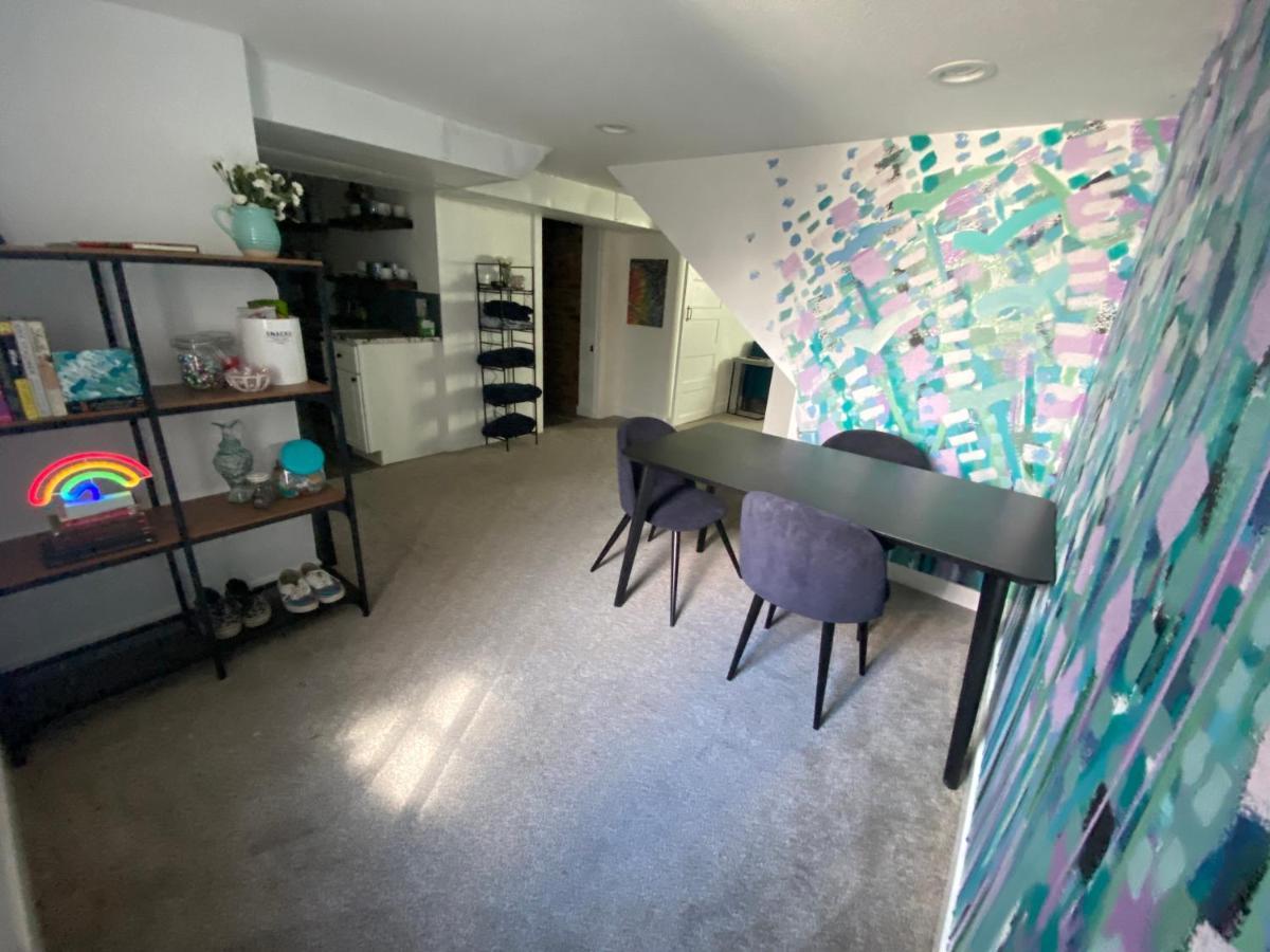Artsy Platt Park Suite, Quick Mountain Access! デンバー エクステリア 写真