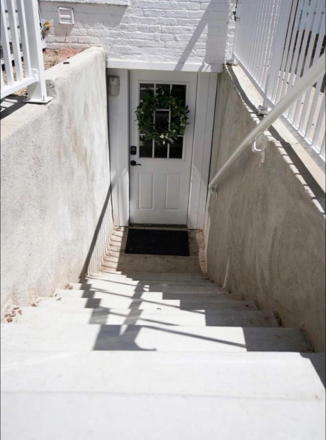 Artsy Platt Park Suite, Quick Mountain Access! デンバー エクステリア 写真